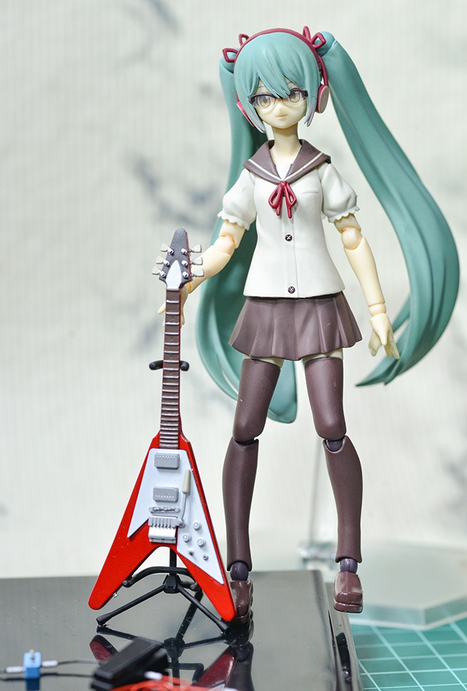 1/12 エレキギター(Vタイプ)3Dプリンタ出力未塗装キット ※トレモロ有無で2種類あり (1/6もあり)