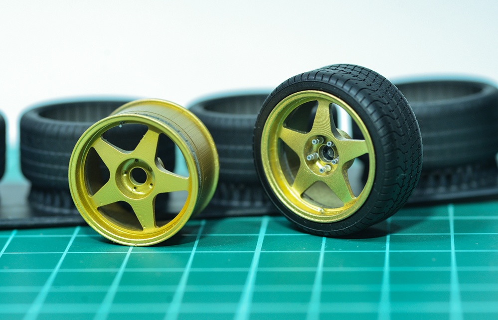 1/24 5スポークホイール(タイヤセット) 19インチ10J相当 ピンタイプ 3Dプリンタ出力未塗装キット