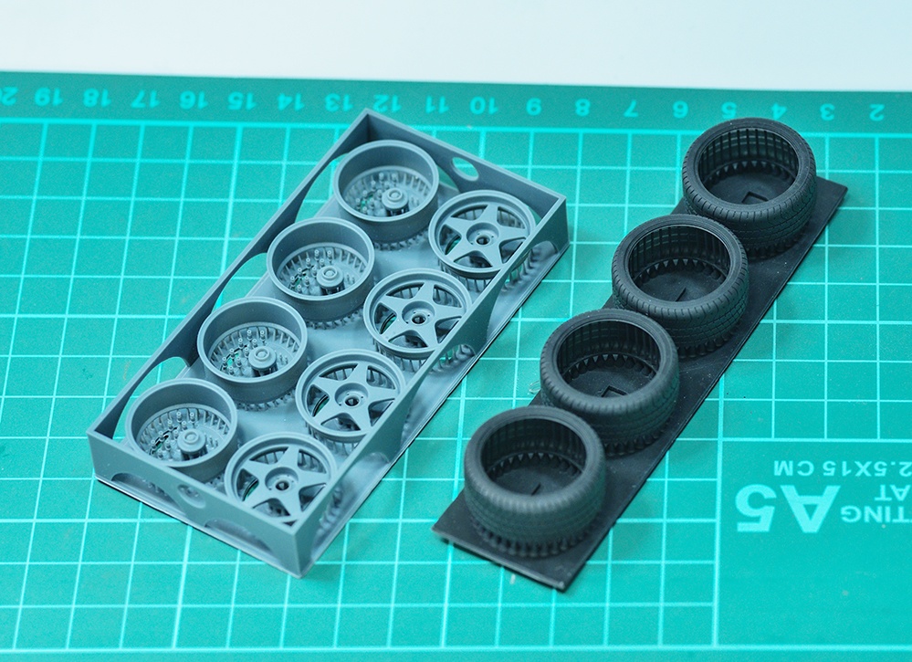 1/24 5スポークホイール(タイヤセット) 19インチ10J相当 ピンタイプ 3Dプリンタ出力未塗装キット