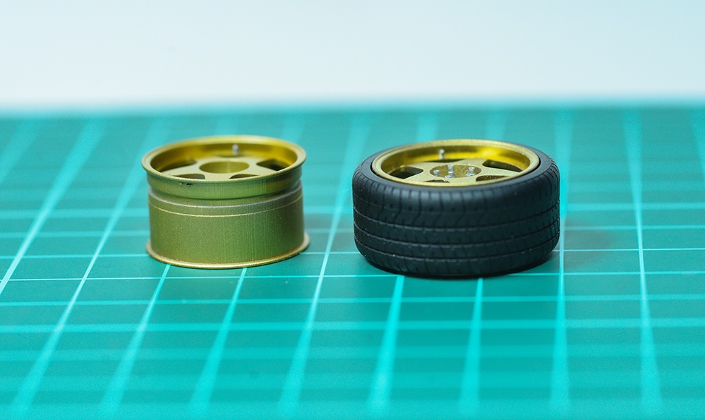 1/24 5スポークホイール(タイヤセット) 19インチ10J相当 ピンタイプ 3Dプリンタ出力未塗装キット
