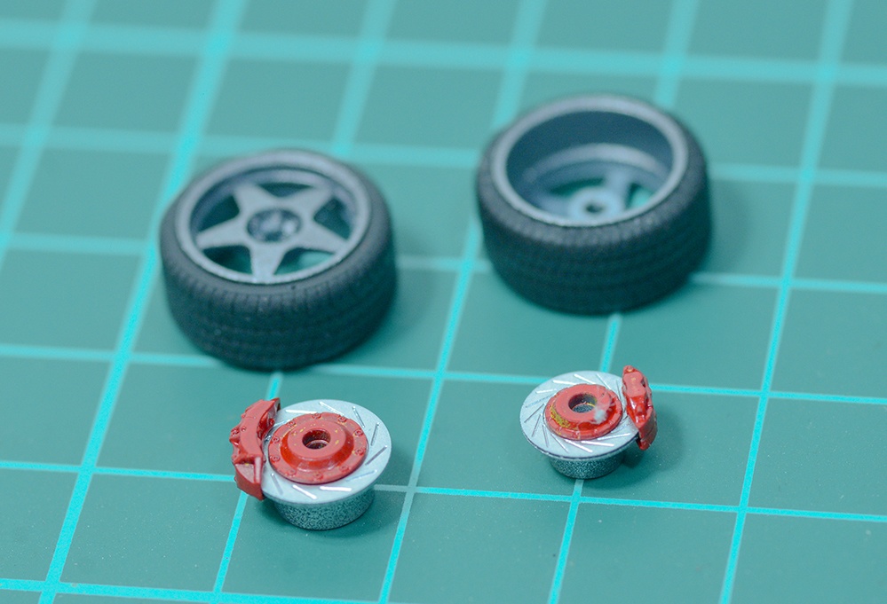 1/43 5スポークホイール(タイヤ、ブレーキセット) 19インチ10J相当 3Dプリンタ出力未塗装キット (1/32もあり)