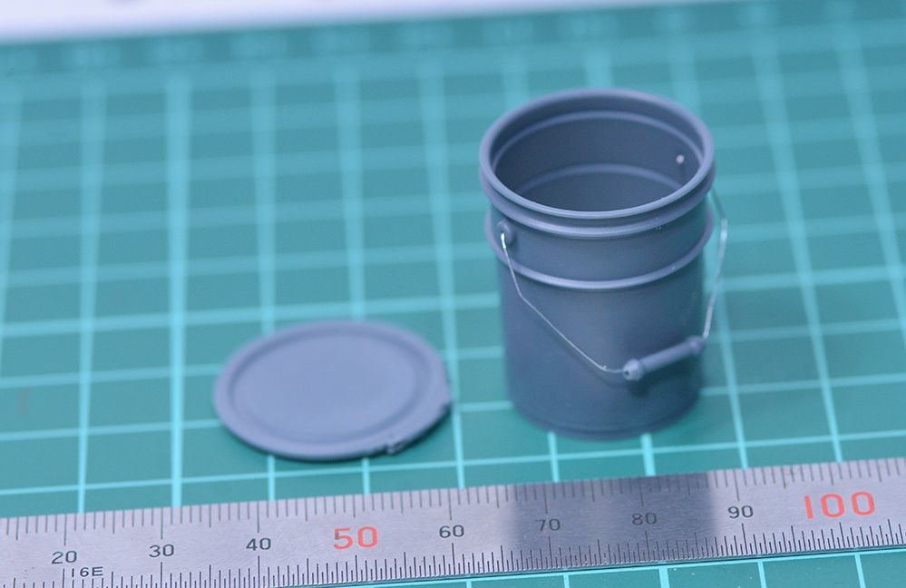 1/12 オイル缶(1L缶、4L缶、一斗缶、ペール缶セット) 3Dプリンタ出力未塗装パーツ