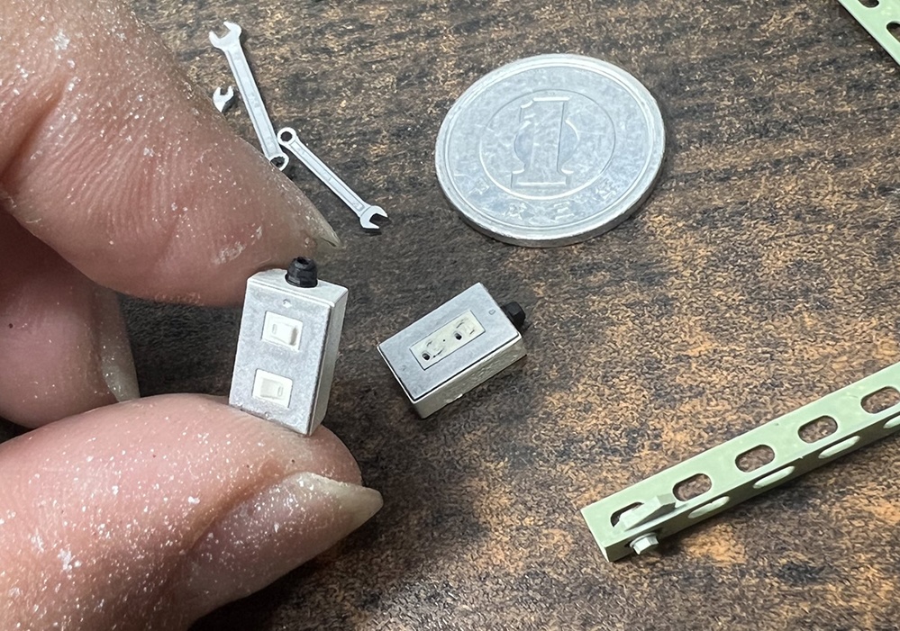 1/12 壁スイッチ、コンセントボックス(各2個セット) 3Dプリンタ出力未塗装パーツ