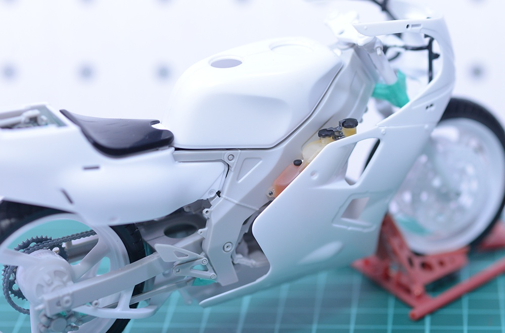 1/12 TZR250(3MA)用リザーブタンクセット(2stオイル、クーラント、ブレーキ) 3Dプリンタ出力未塗装キット