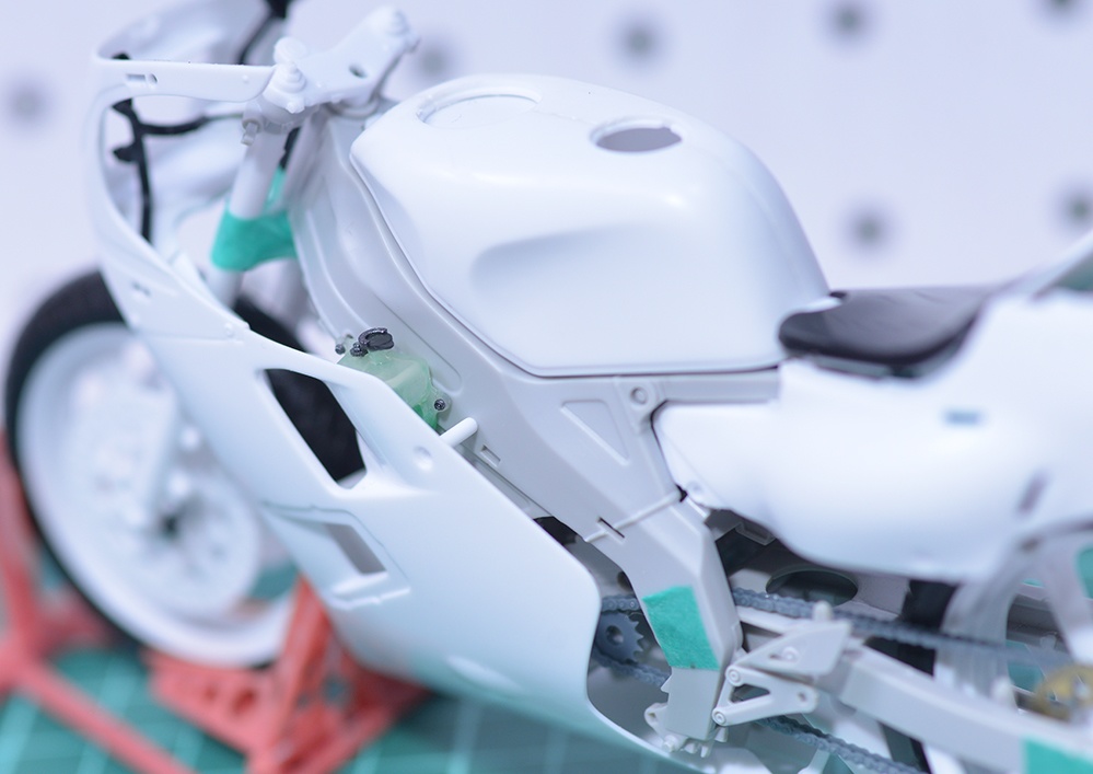 1/12 TZR250(3MA)用リザーブタンクセット(2stオイル、クーラント、ブレーキ) 3Dプリンタ出力未塗装キット