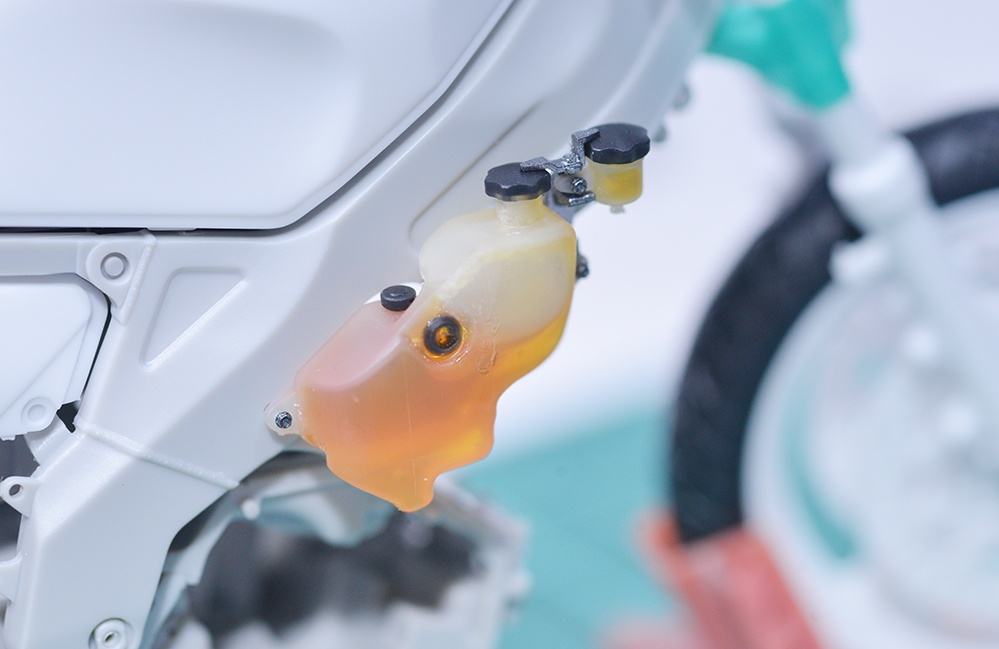 1/12 TZR250(3MA)用リザーブタンクセット(2stオイル、クーラント、ブレーキ) 3Dプリンタ出力未塗装キット