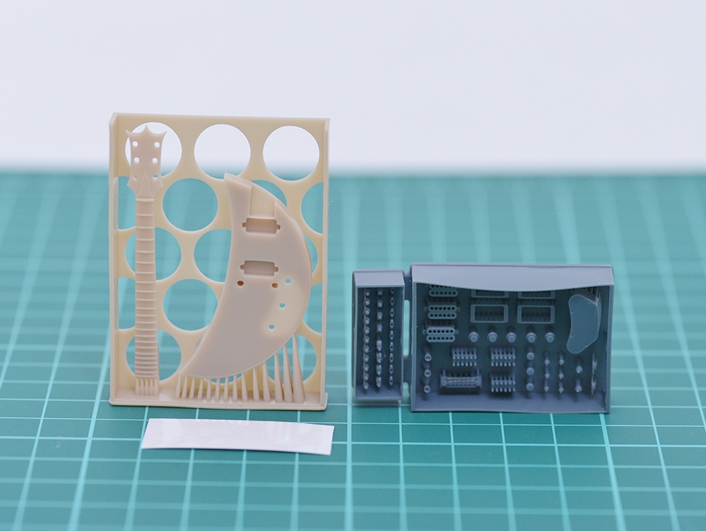 1/12 エレキギター(三日月型) 3Dプリンタ出力未塗装キット