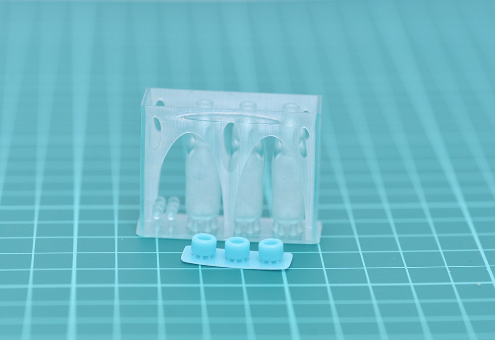 1/6　ラムネ瓶(蓋別部品、瓶内部中空仕様)　3Dプリンタ出力未塗装キット