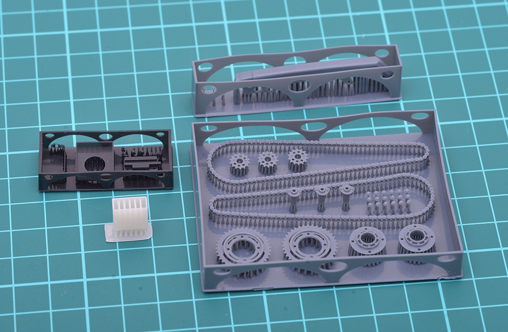 1/12 RG250Γ(T社)用チェーン、スプロケット、バッテリー 3Dプリンタ出力未塗装キット
