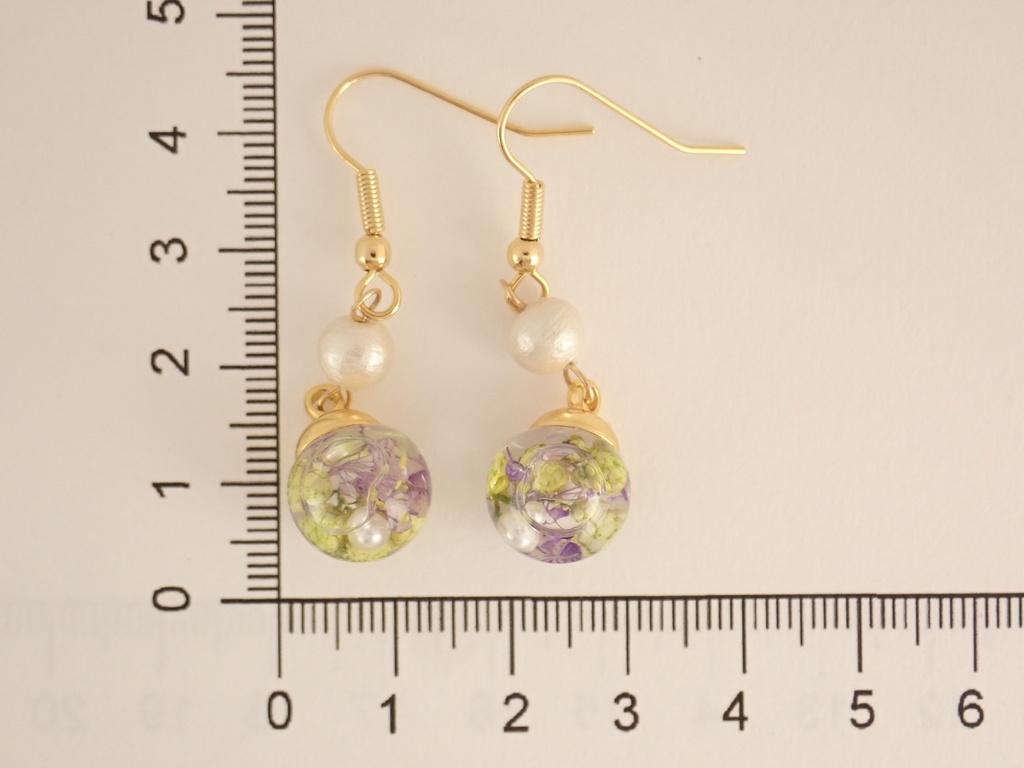 小花咲く ハーバリウム ピアス