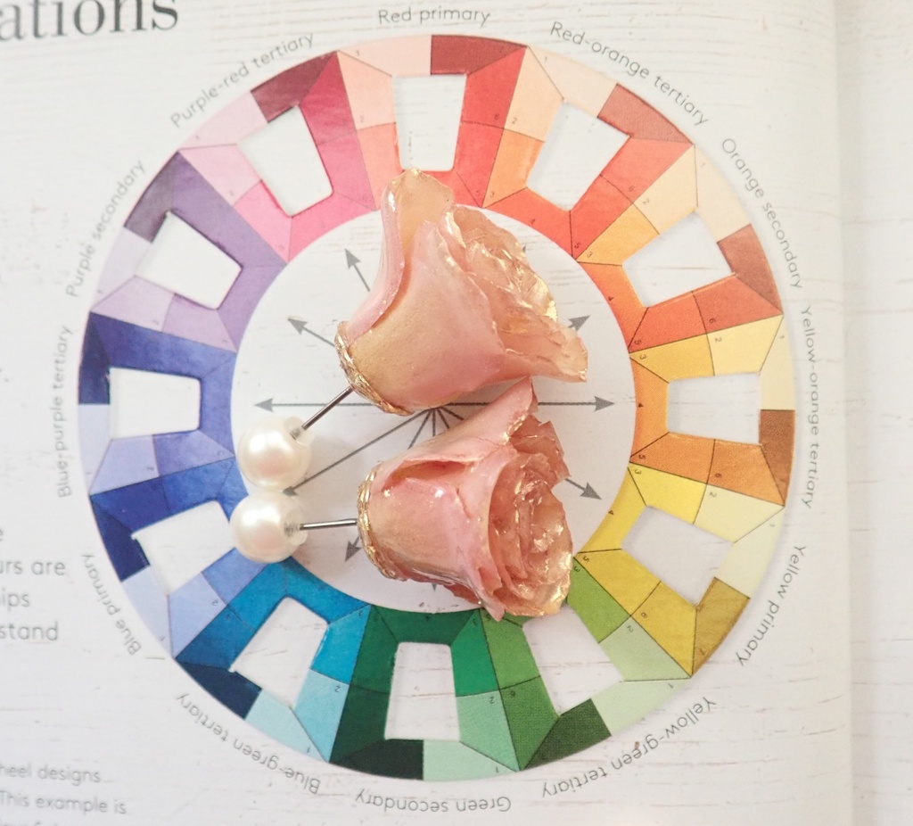 ローズメリアのピアス パールキャッチ モーブピンク✕ゴールド