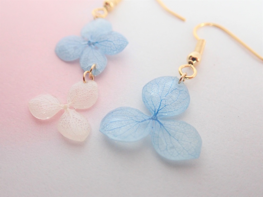 紫陽花 アシンメトリー ピアス 青空✕ホワイト
