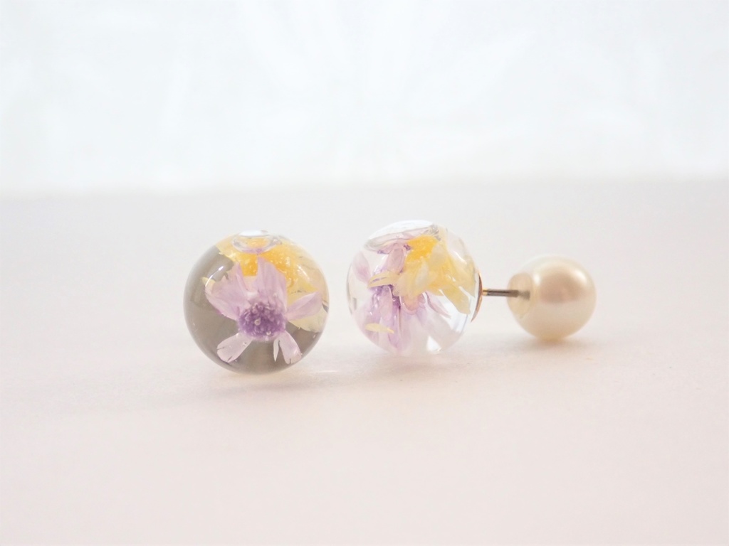 キュートな小花 ハーバリウム 小粒のピアス パールキャッチ