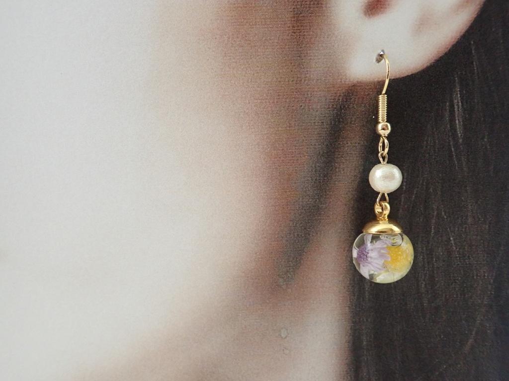 キュートな小花 ハーバリウム コットンパール ピアス