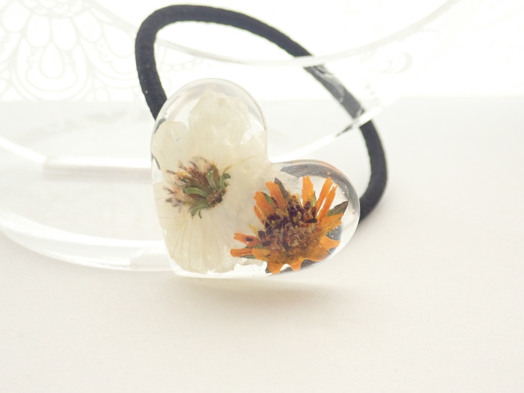 栴檀草 IN ハート　ヘアゴム