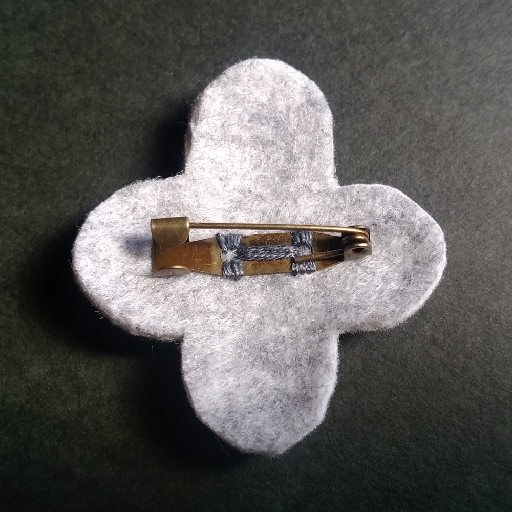 ブローチ「アンティーク風十字架<クロス>」BS002