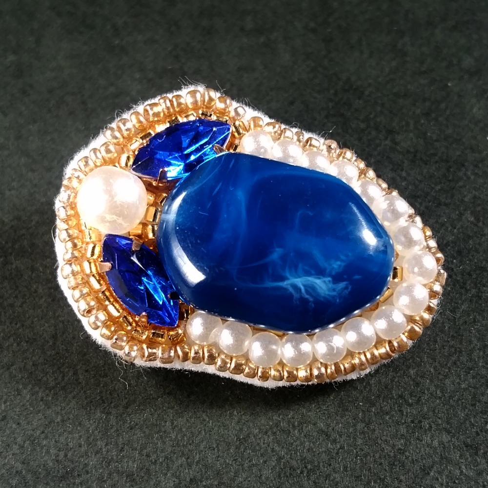 ブローチ「青の石」BS004