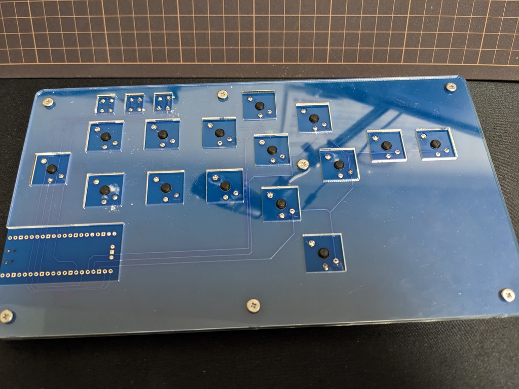 薄型レバーレスコントローラー「yagoBoardプロト」