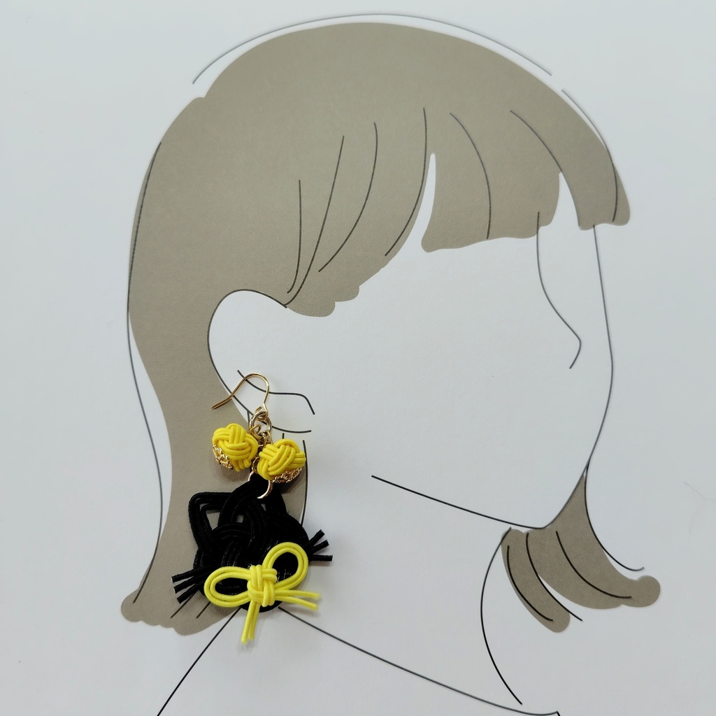黒猫の水引ピアス