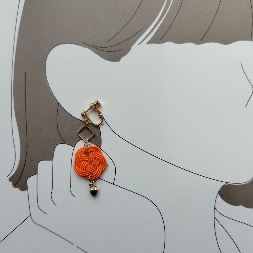 【水引*梅結び】狐と松ぼっくりのイヤリング