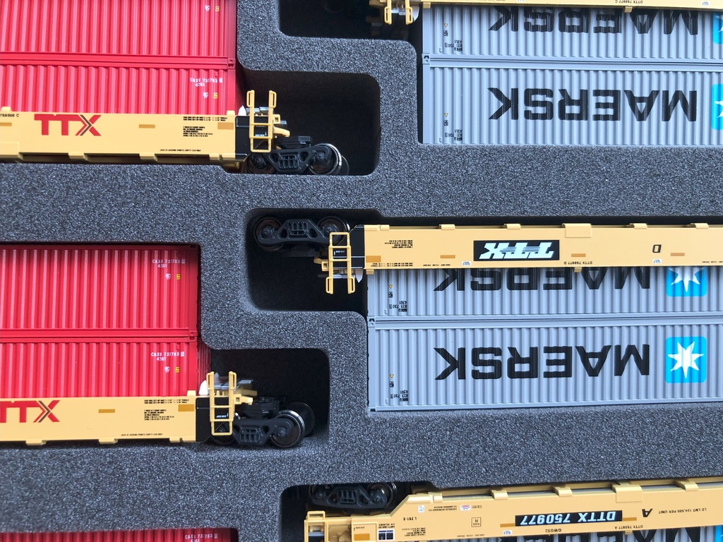 品番002 Maxi-1ダブルスタックコンテナ貨車 2編成10両専用ウレタン YN管理