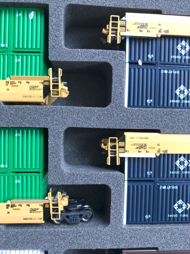 品番003 Maxi-4ダブルスタックコンテナ貨車 8両専用ウレタン YN管理