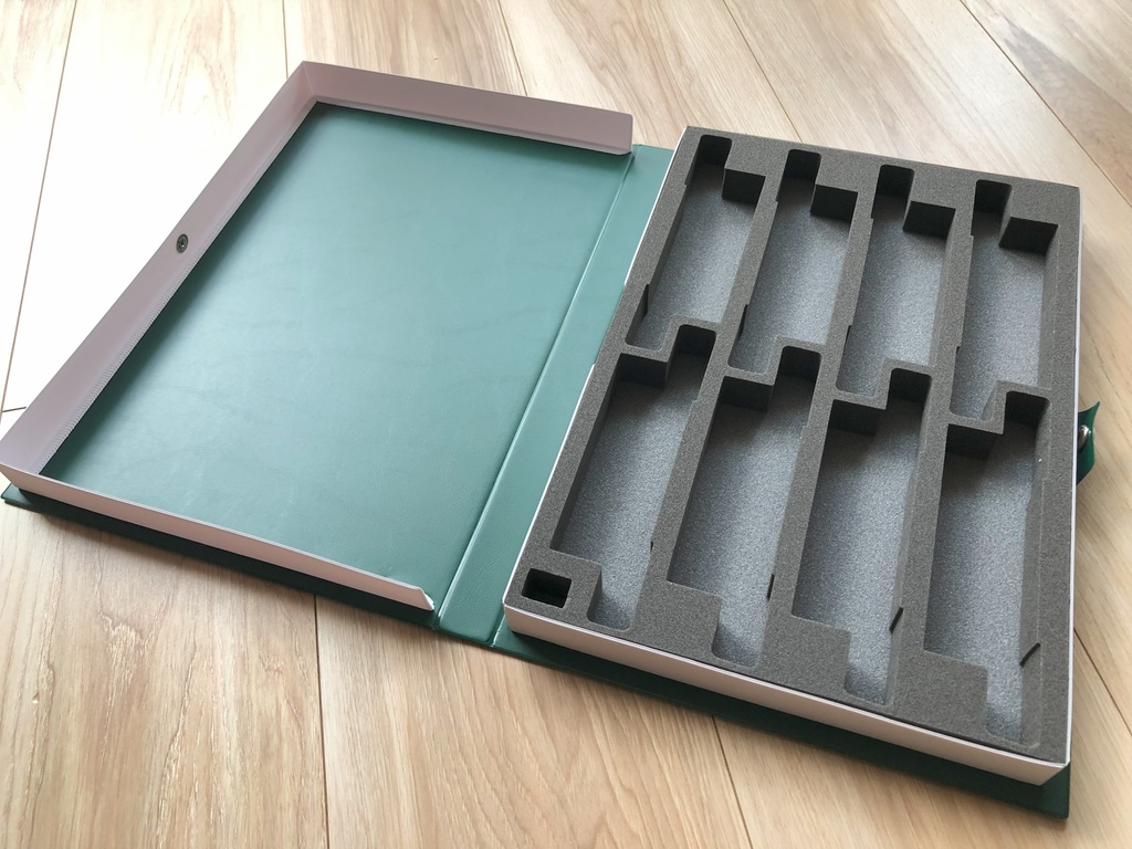 品番003　Maxi-4ダブルスタックコンテナ貨車 8両専用ウレタン　YN管理