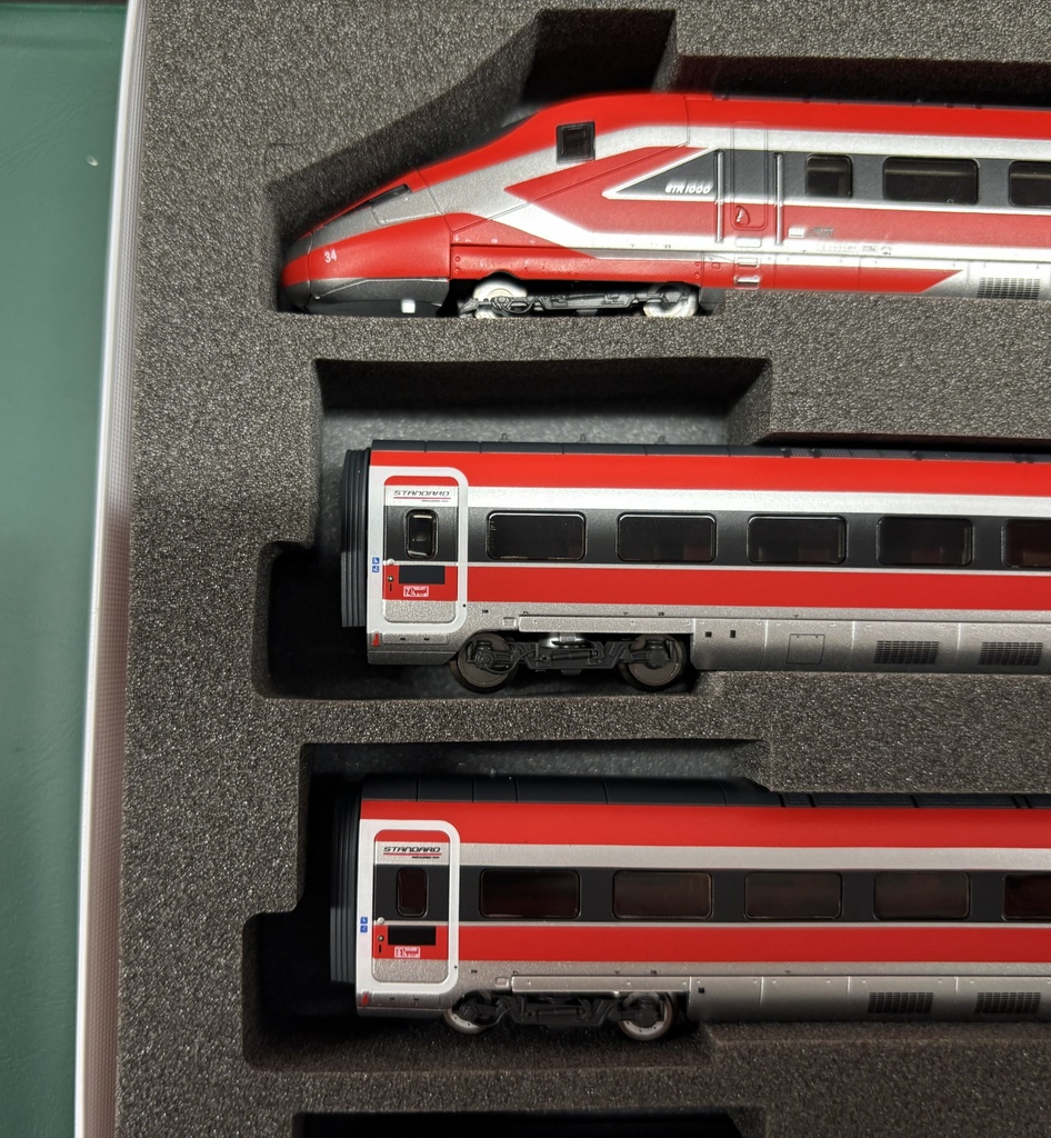 品番021 Frecciarossa1000/ETR1000 8両ウレタン YN管理