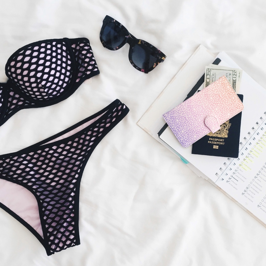 【しあわせ和柄スマホケース 手帳型】狢菊 <iPhone・Android ほぼ全機種対応> 送料無料