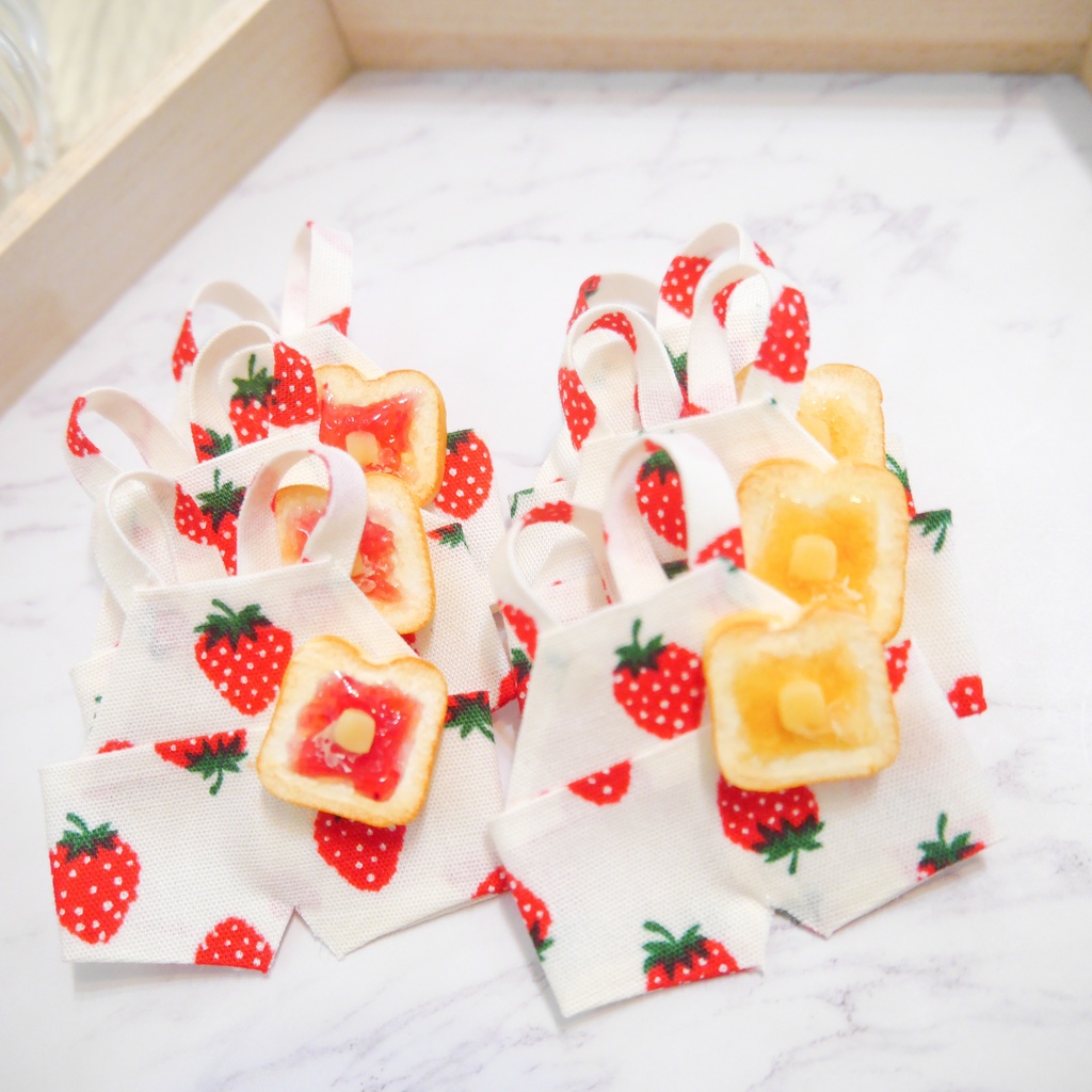 (白)いちごサロペット