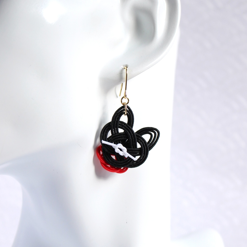 水引ピアス・イヤリング-我輩黒猫-