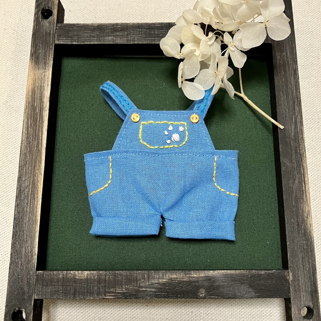 刺繍入りサロペット&シャツ(スカーフ付き)