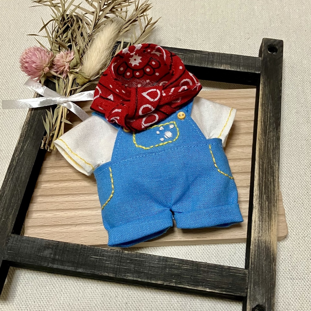 刺繍入りサロペット&シャツ(スカーフ付き)