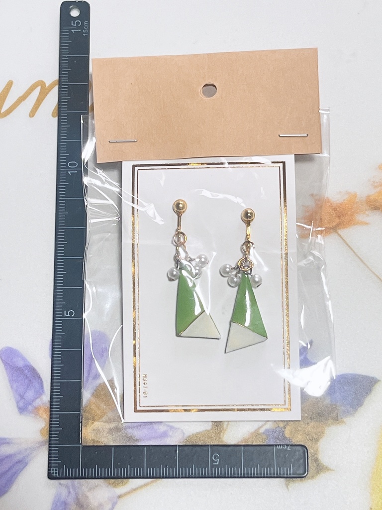 寮カラーイヤリング