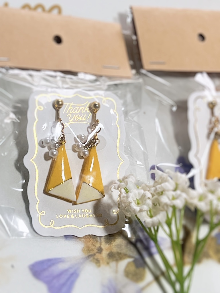 寮カラーイヤリング