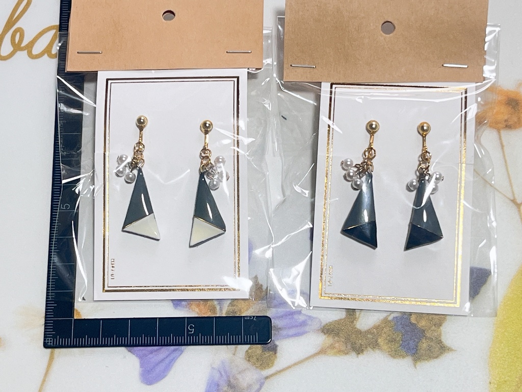 寮カラーイヤリング