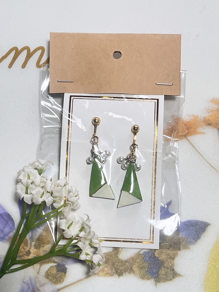 寮カラーイヤリング