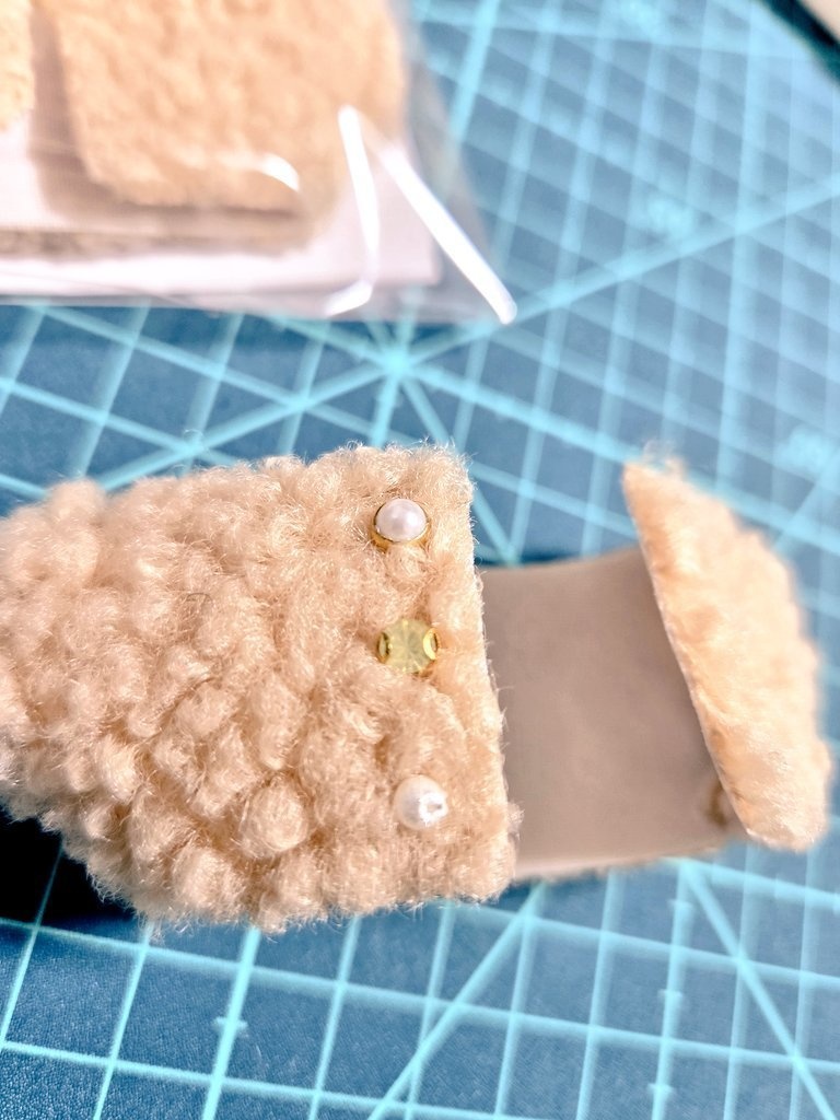 きらきらボタンのボアアウター🐑