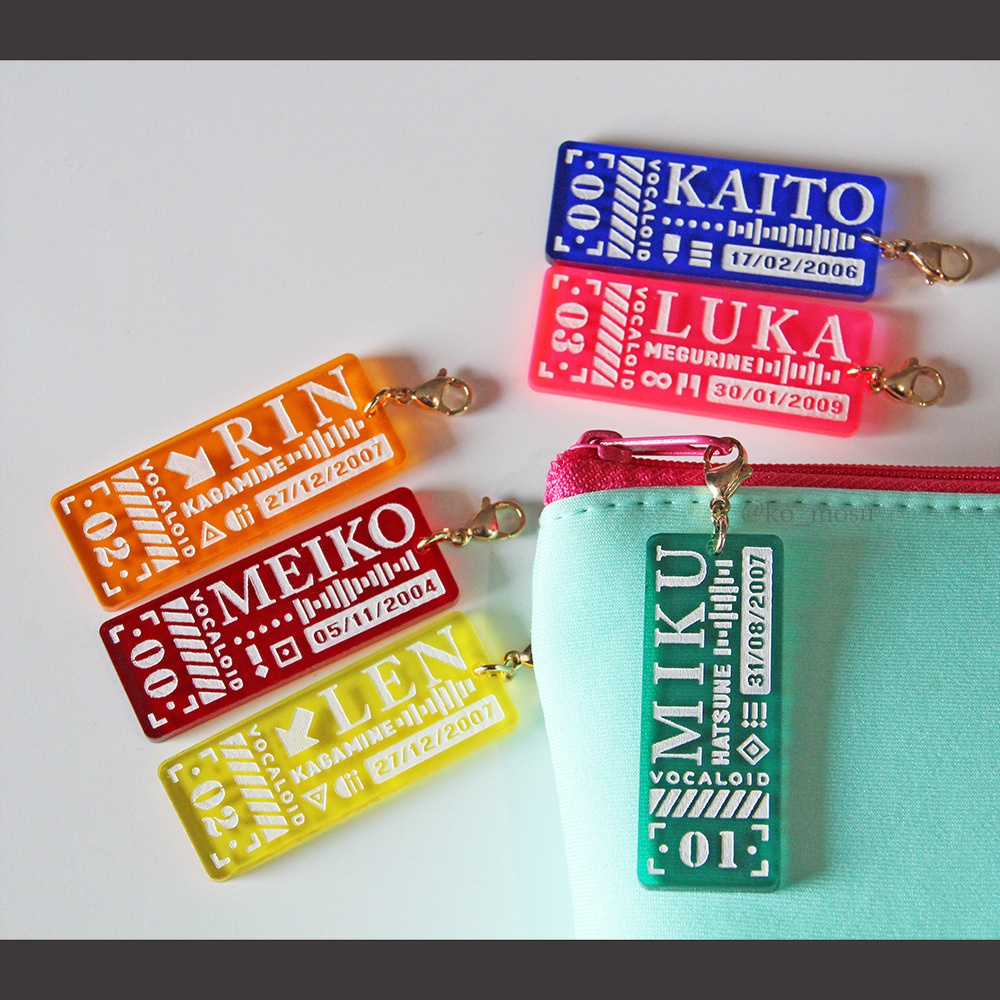 アクリルネームタグ