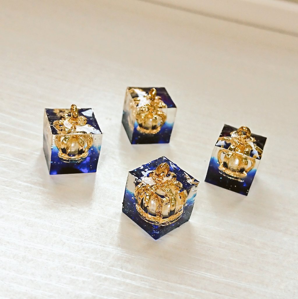 Knightsイメージキューブネックレス