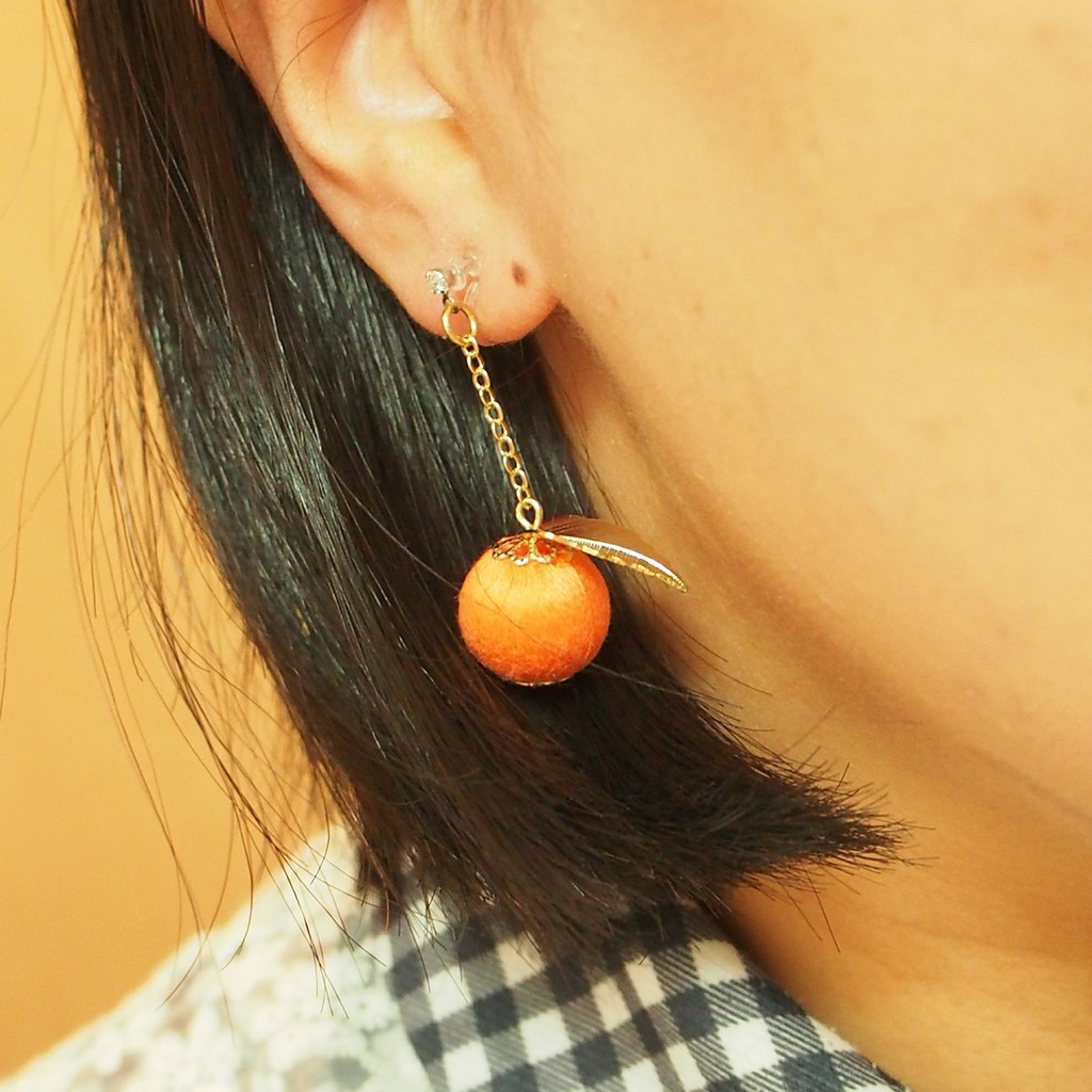 あんずちゃんイメージ杏モチーフピアス