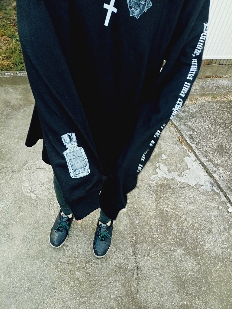 『机の下の天使』イメージロングTシャツ