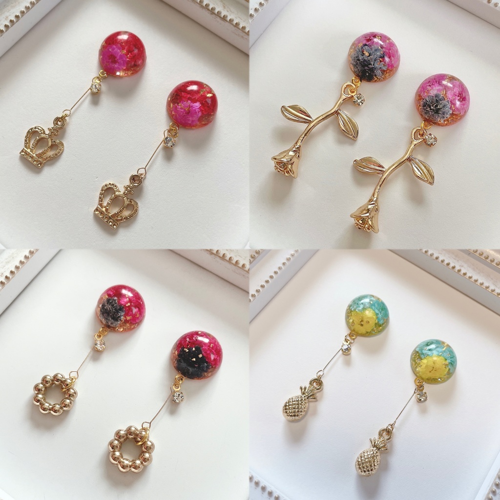 ONEPIECE かすみ草とイメージチャーム モチーフピアス・イヤリング 〔B〕