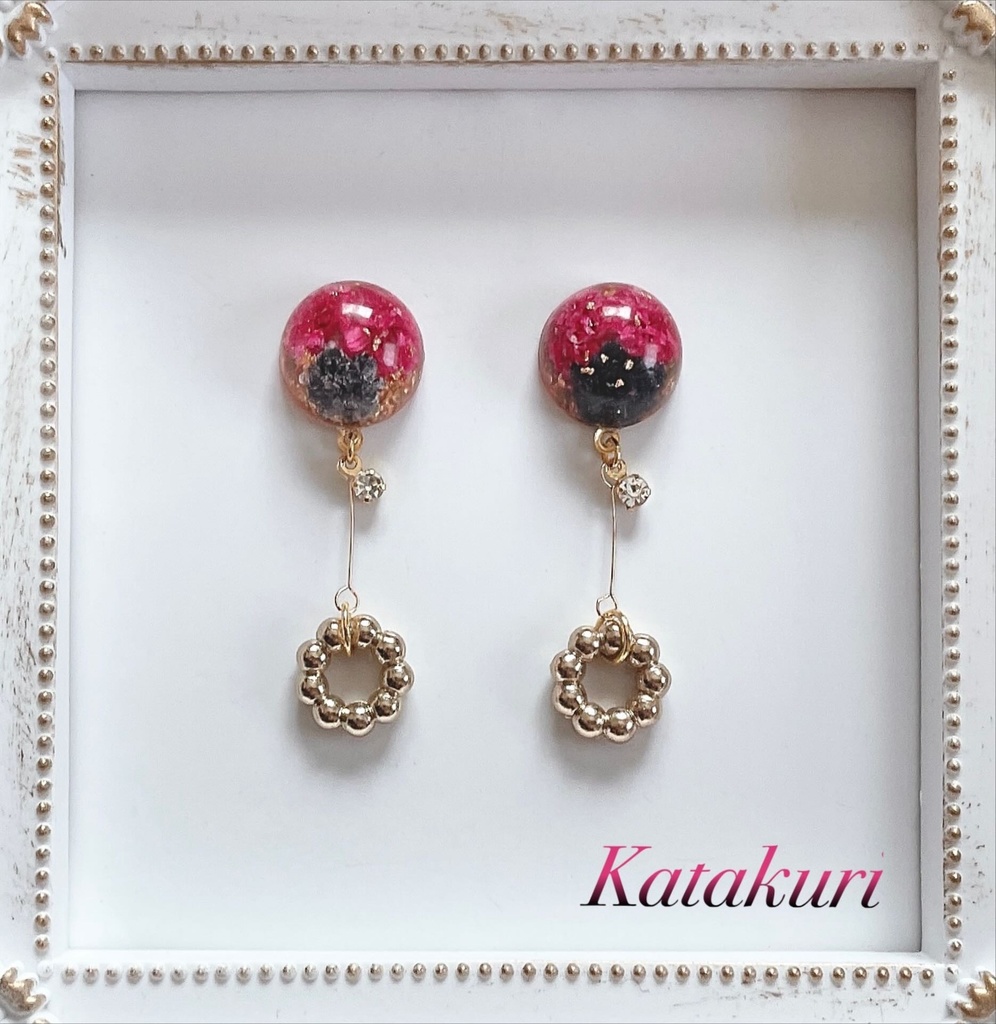 ONEPIECE かすみ草とイメージチャーム モチーフピアス・イヤリング 〔B〕