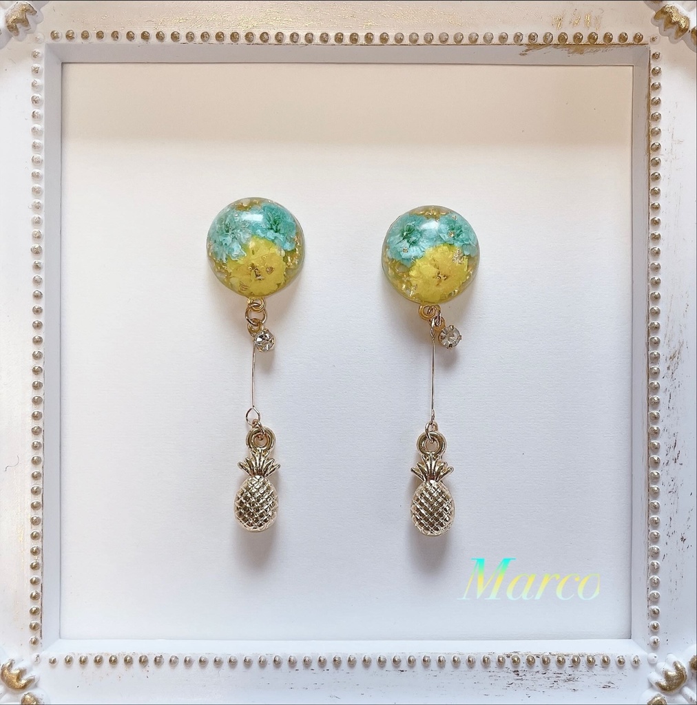 ONEPIECE かすみ草とイメージチャーム モチーフピアス・イヤリング 〔B〕