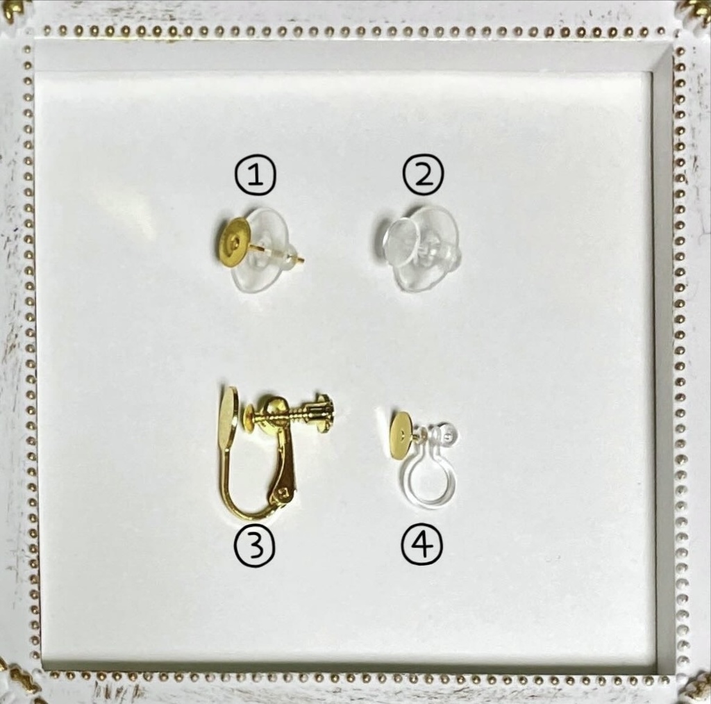 ONEPIECE かすみ草とイメージチャーム モチーフピアス・イヤリング 〔D〕