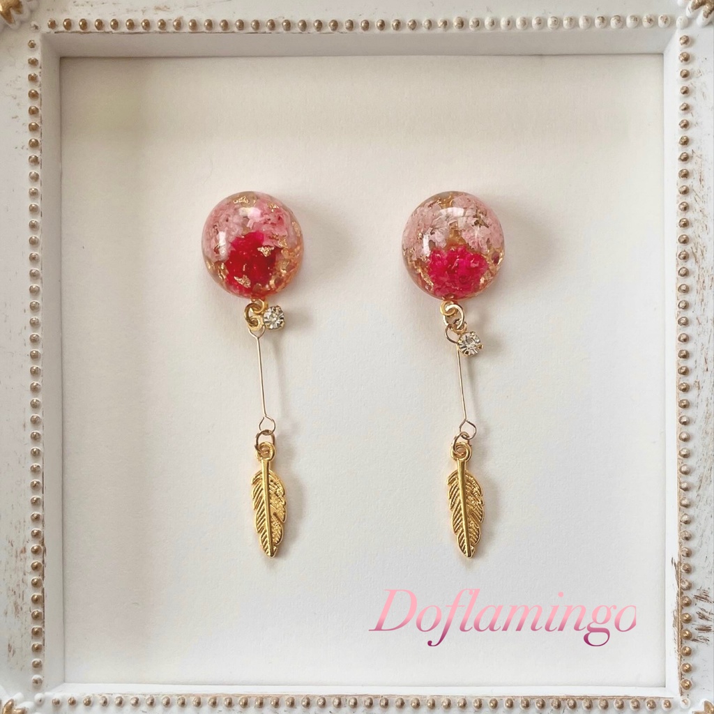 ONEPIECE かすみ草とイメージチャーム モチーフピアス・イヤリング 〔D〕