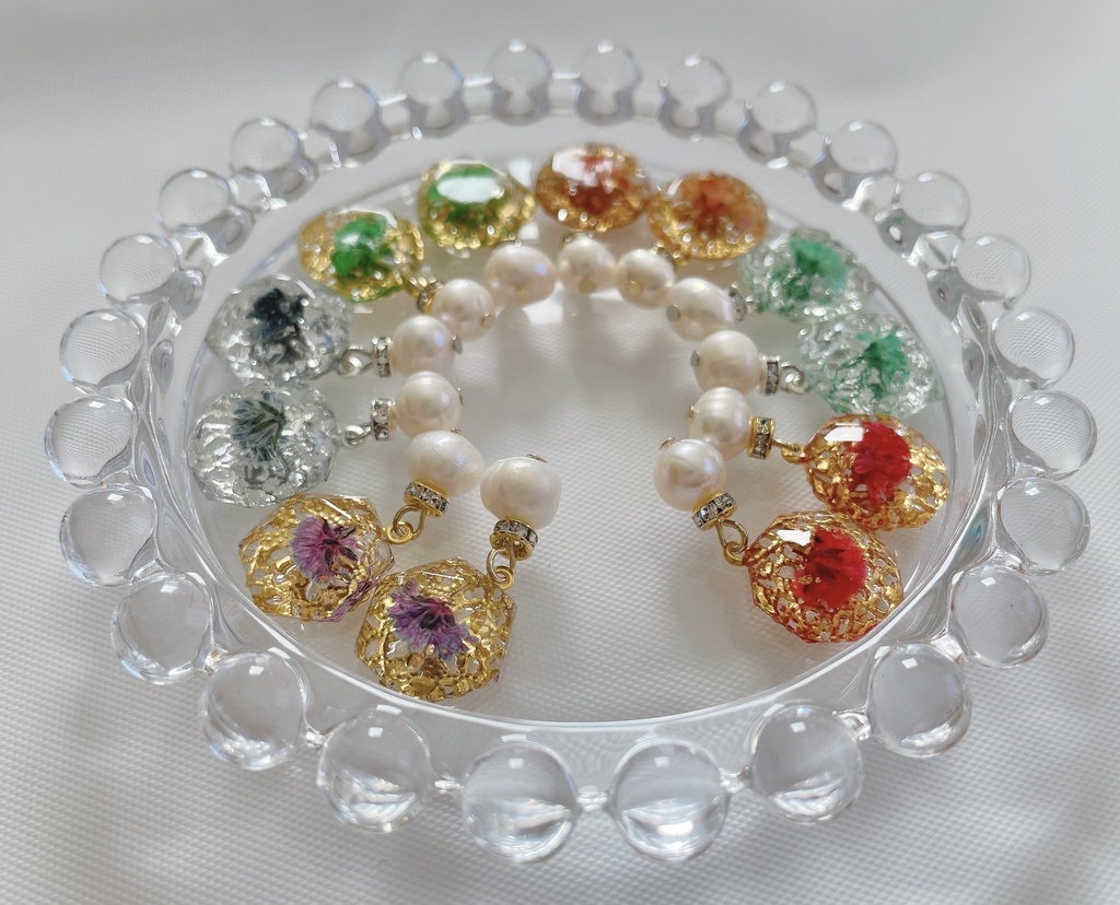 呪術廻戦 かすみ草&キラキラジュエリー モチーフピアス・イヤリング 〔A〕