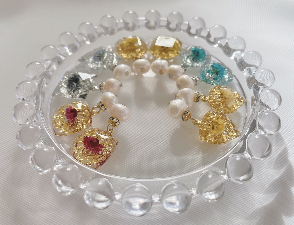 呪術廻戦 かすみ草&キラキラジュエリー モチーフピアス・イヤリング 〔B〕