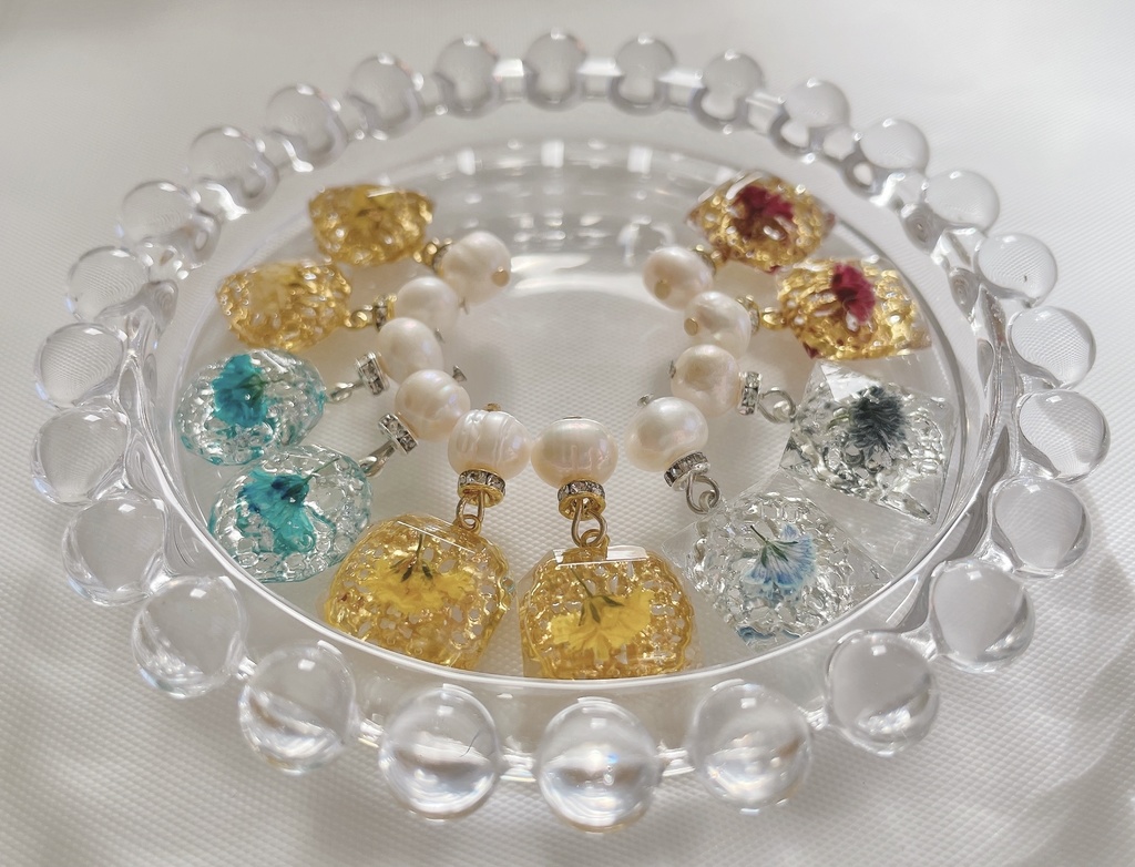 呪術廻戦 かすみ草&キラキラジュエリー モチーフピアス・イヤリング 〔B〕